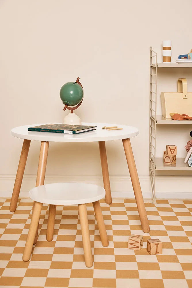 Kid's Concept – Set Tavolino + 2 Sgabelli “Kid’s Base” – Bianco (FSC)