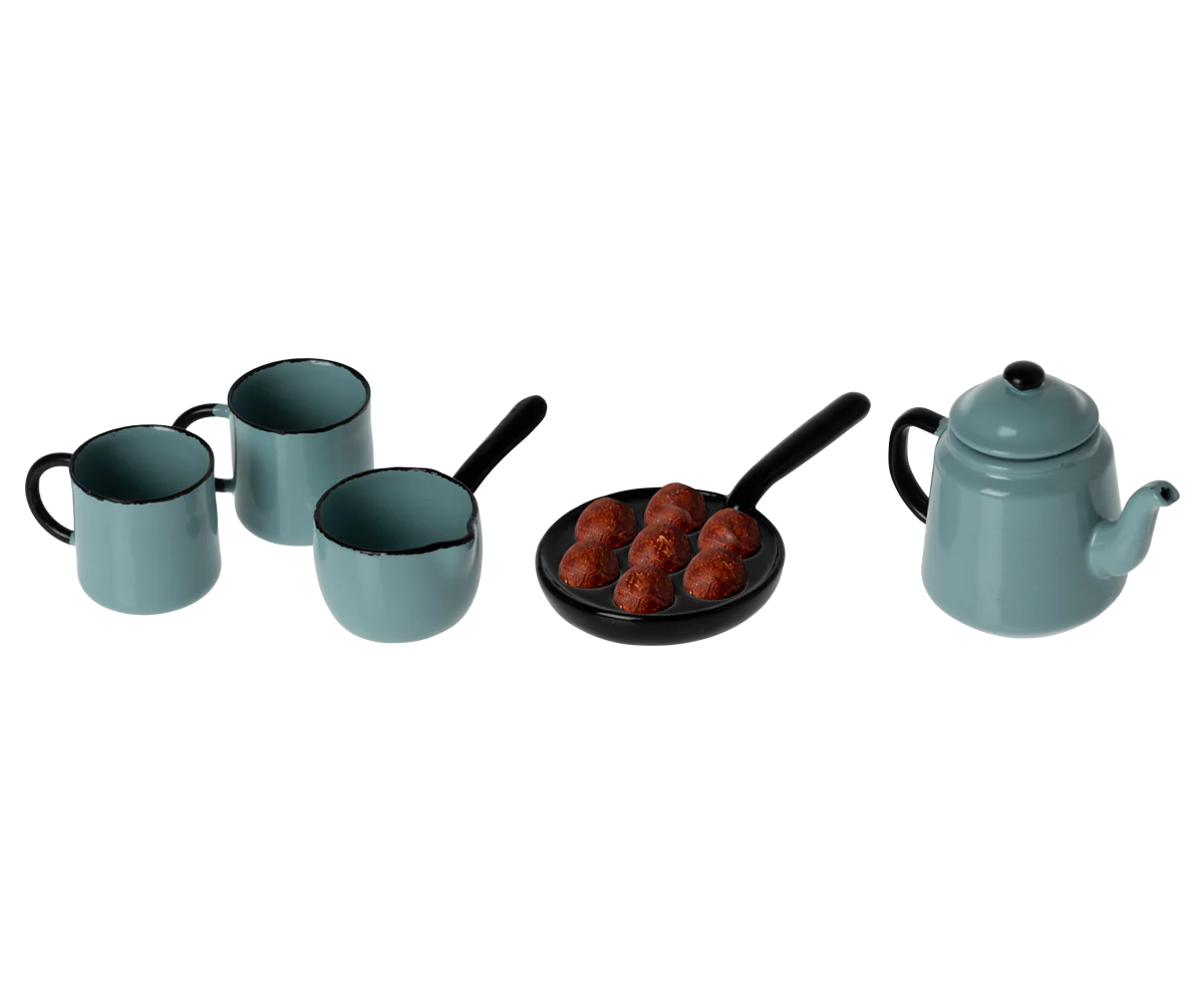Set Madame Blue's Favorites - Mini cucina con accessori in blu Maileg - Apple Pie