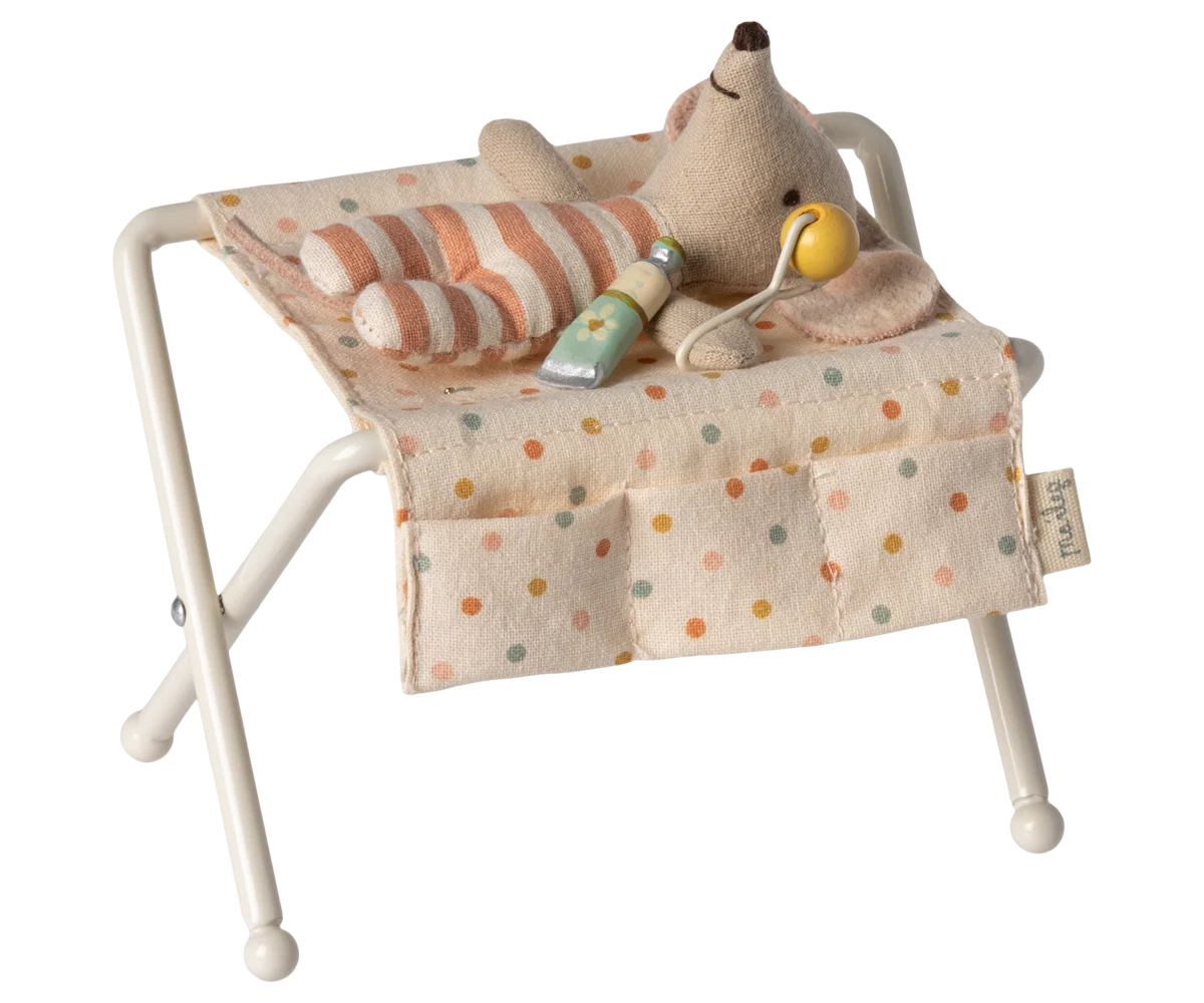 Maileg Fasciatoio Baby Mouse – Off White