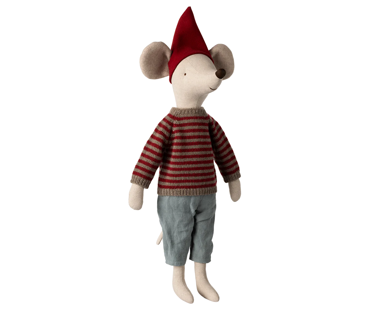 Maileg Topo di Natale Maxi 60 cm con maglione e cappello rosso su sfondo bianco
