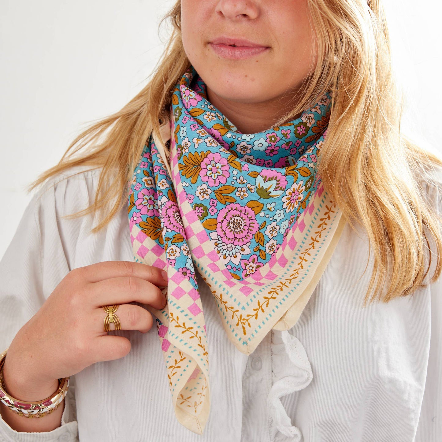 Foulard Amaia Turquoise in cotone – Stampa floreale indiana 100×100 cm