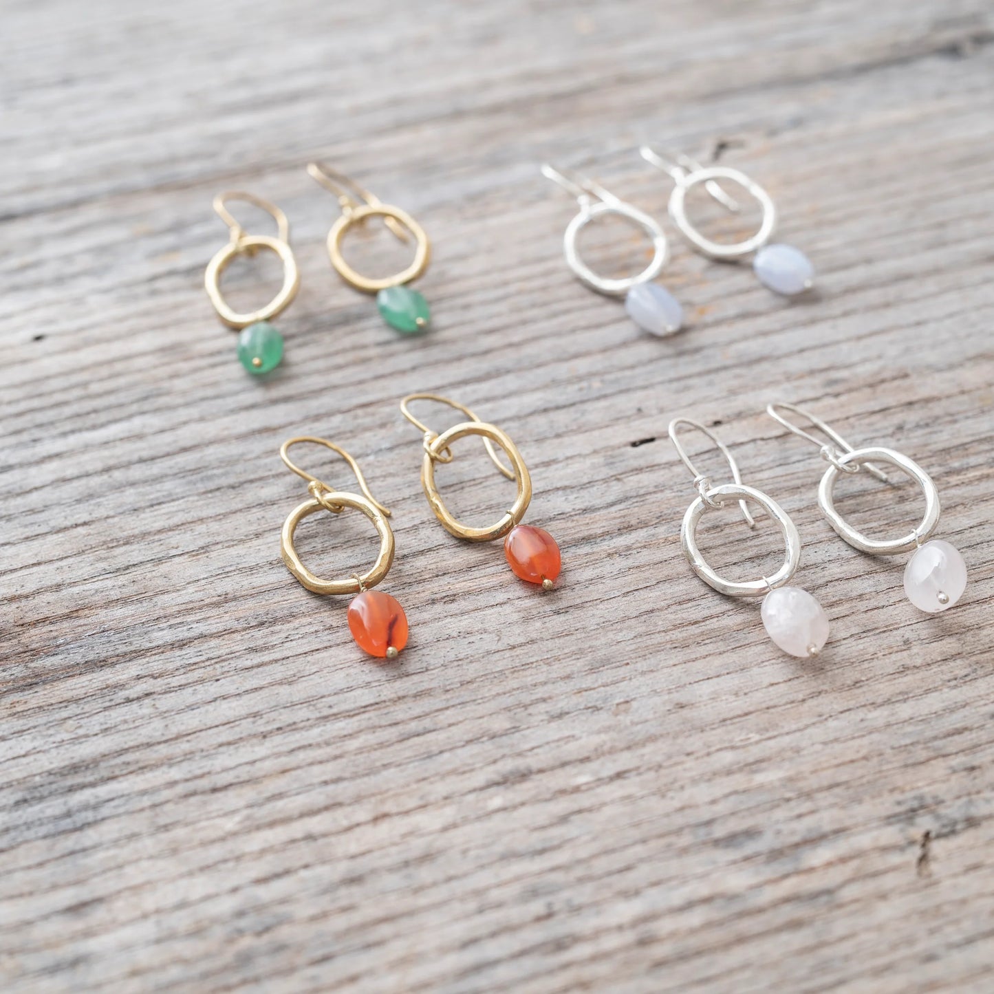 Orecchini Pendenti Graceful con Quarzo Rosa e Finitura in Argento – A Beautiful Story