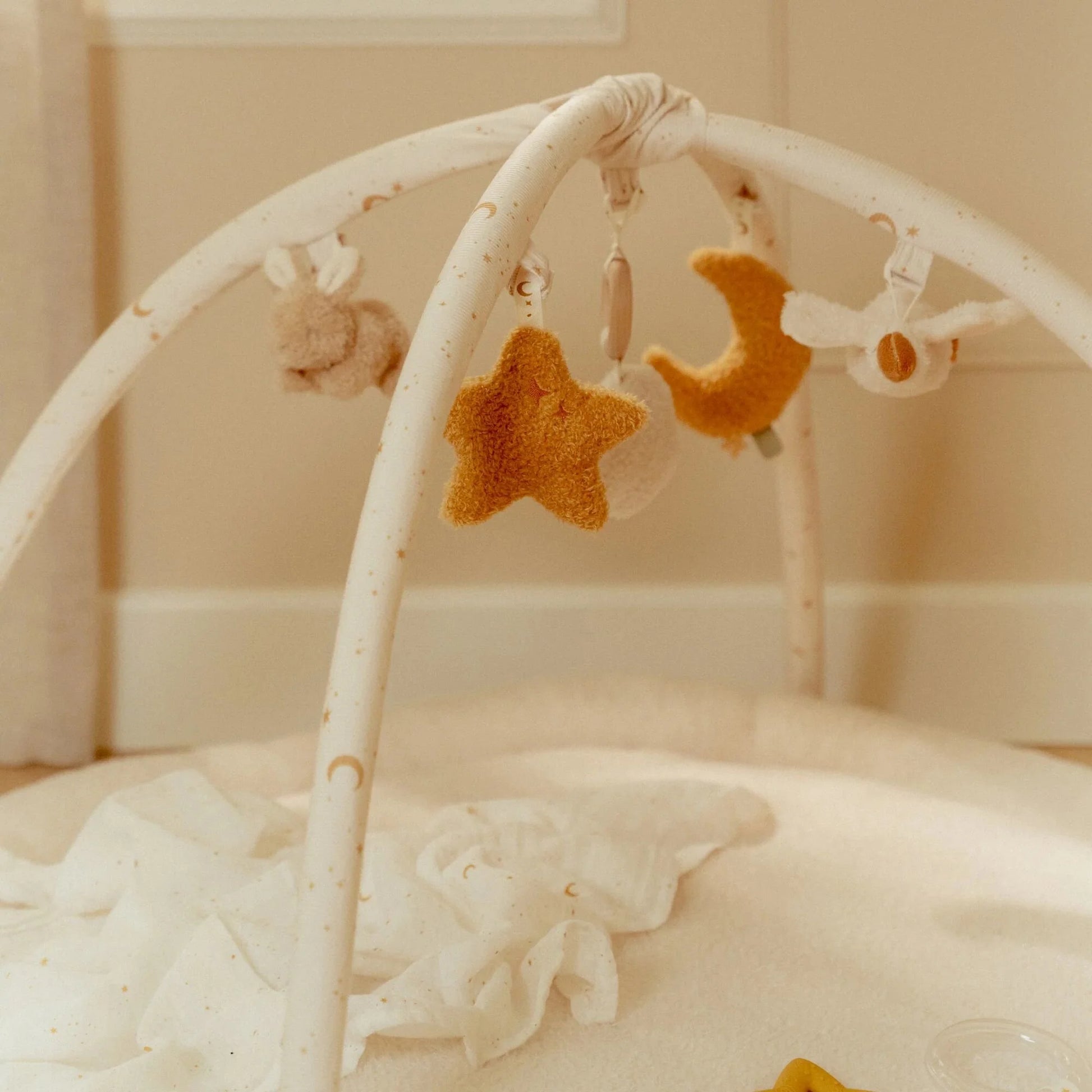 Tappeto attività Little Dutch bianco con texture e dettagli sensoriali