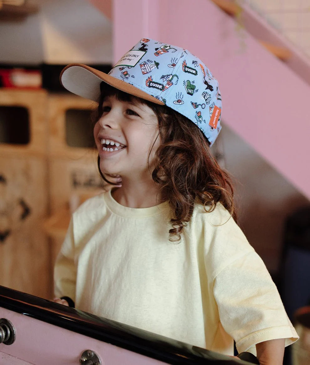 Cappellino Hello Hossy Dunk (2–5 Anni) – Visiera Curva, Eco-Friendly, Patterned