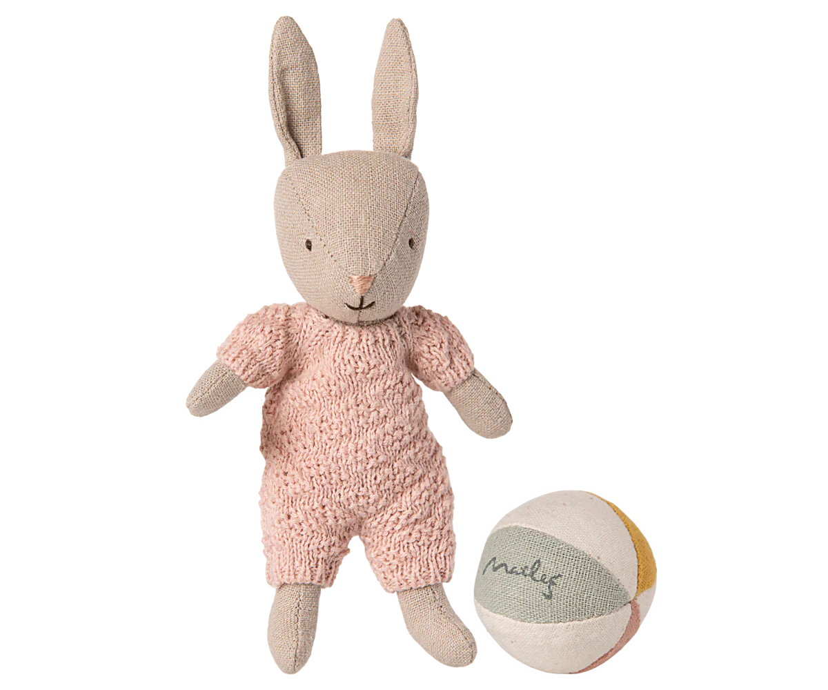 Maileg Set Coniglio Micro – Sabbia e Rosa con palla e Magneti