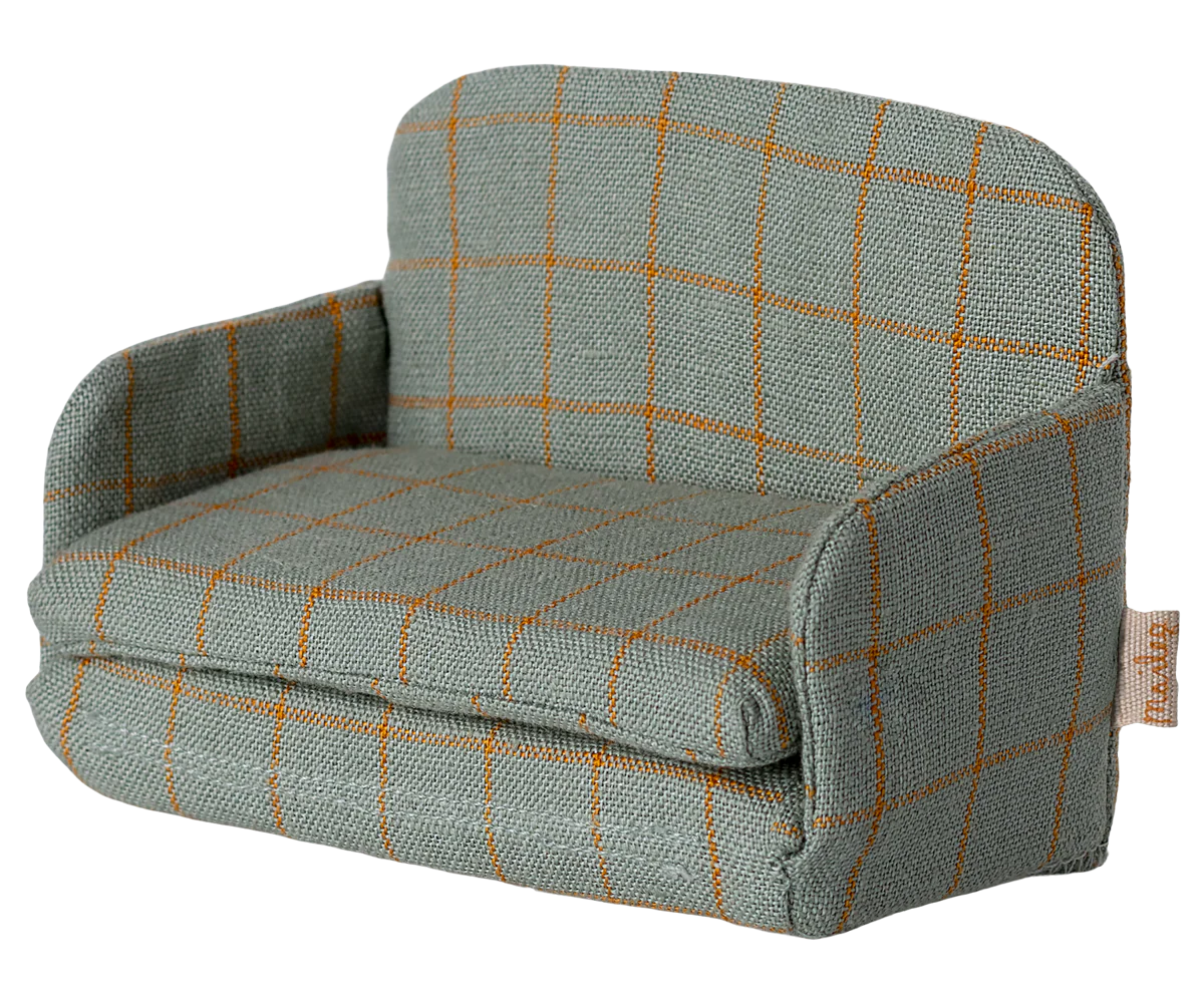 Divano letto Maileg a scacchi, chiuso in modalità divano, formato topo