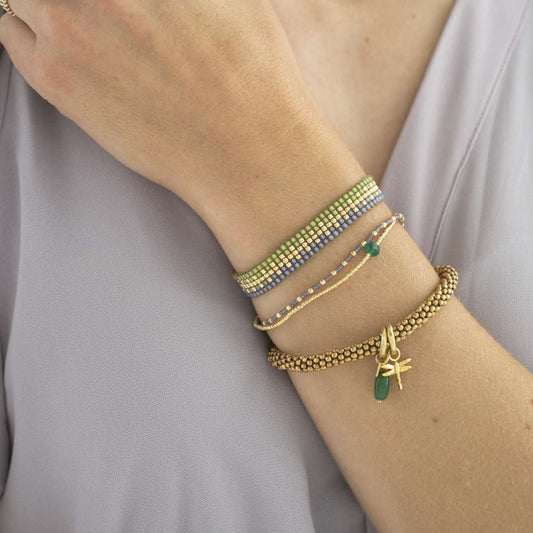 Braccialetti artigianali A Beautiful Story indossati al polso – gioielli etici e sostenibili