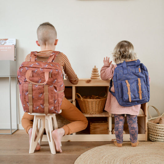 Bambini con zaini Fresk in fantasie colorate, ideali per scuola e asilo