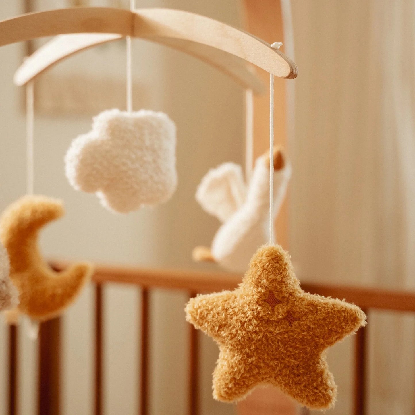 Little Dutch – Giostrina musicale in legno Beige Newborn Naturals – Mobile culla neonato