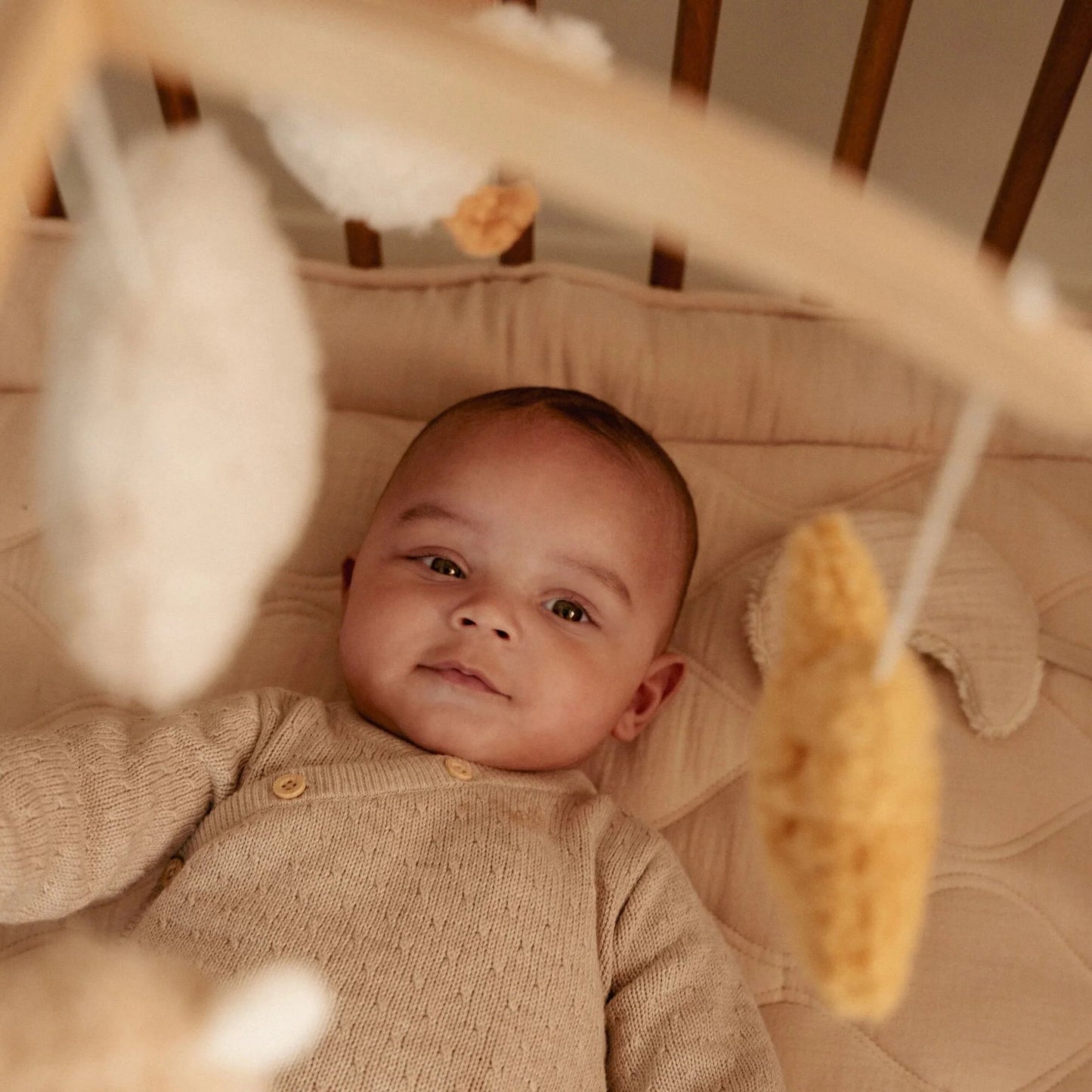 Little Dutch – Giostrina musicale in legno Beige Newborn Naturals – Mobile culla neonato