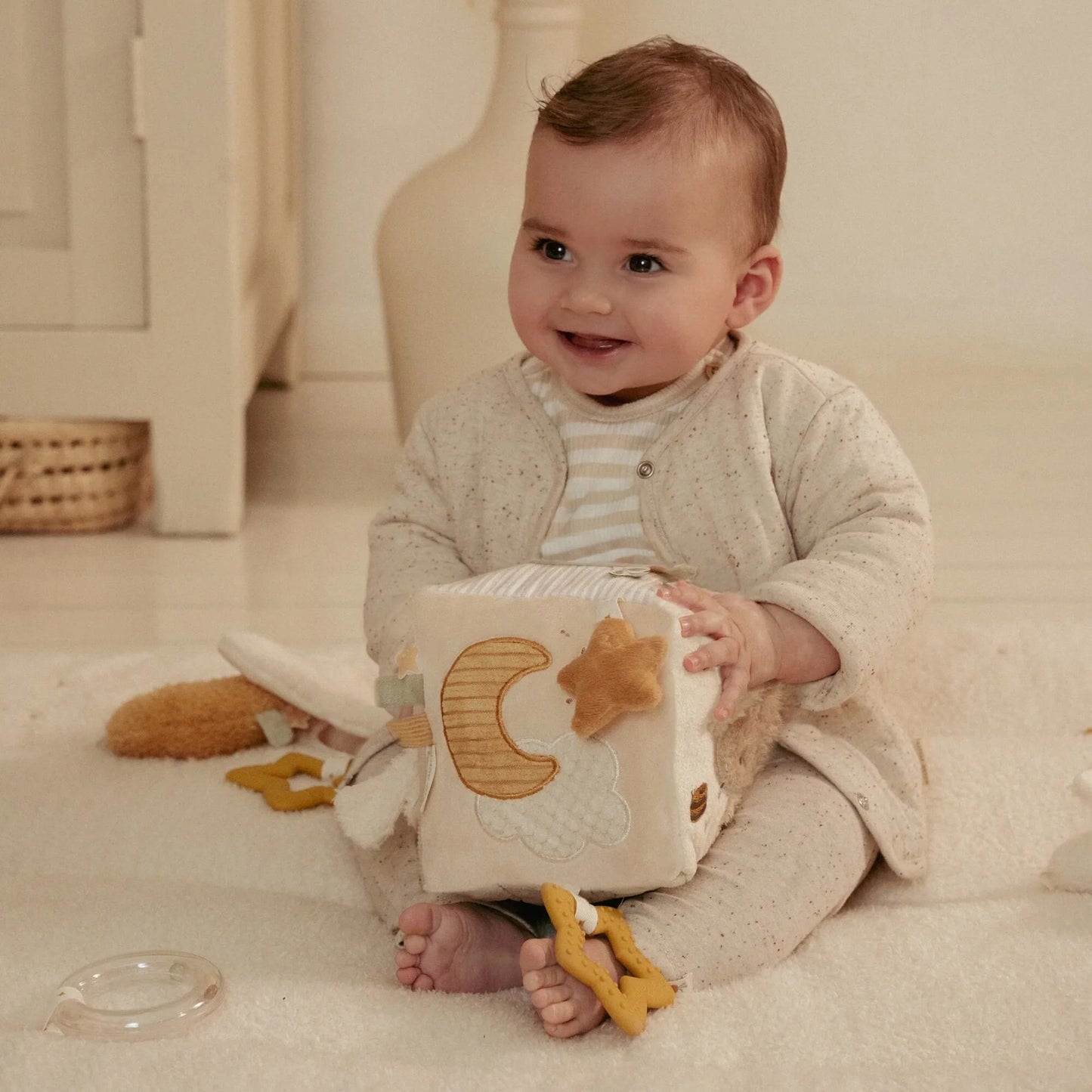 Little Dutch – Cubo attività in tessuto Beige – Newborn Naturals