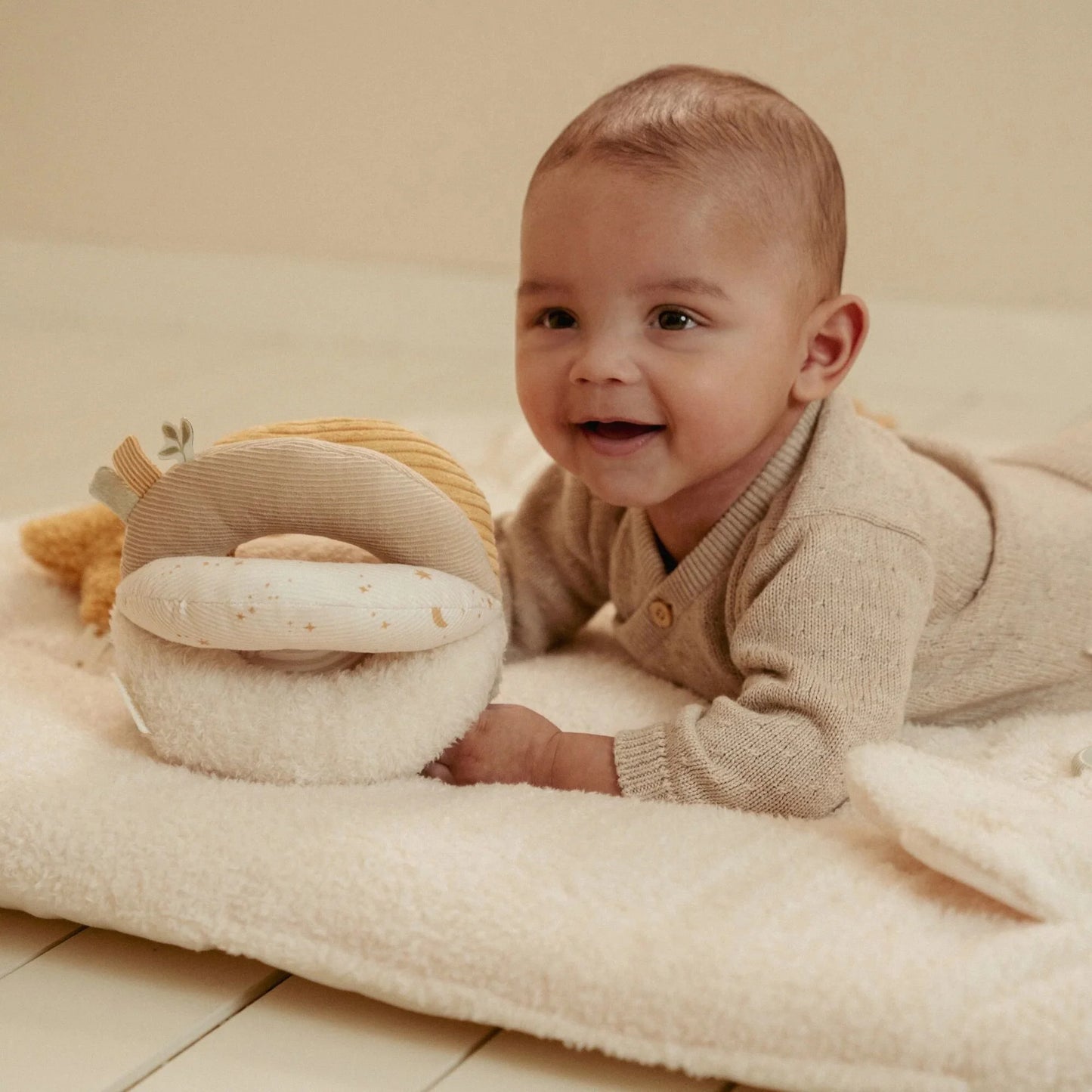 Palla morbida Grab Ball – Newborn Naturals | Little Dutch
