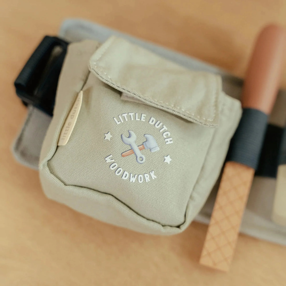 Little Dutch – Cintura con Attrezzi in Legno Blu – Essentials