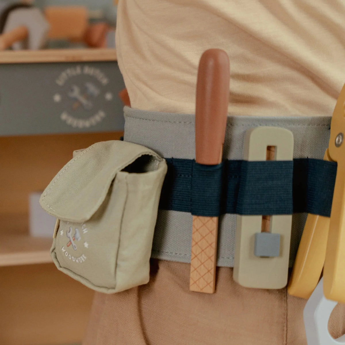 Little Dutch – Cintura con Attrezzi in Legno Blu – Essentials