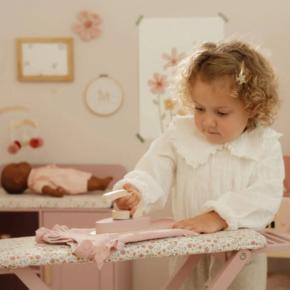 Asse da stiro in legno con ferro – Wooden Ironing Board | Little Dutch