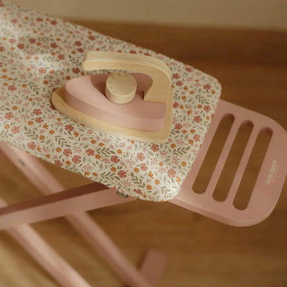 Asse da stiro in legno con ferro – Wooden Ironing Board | Little Dutch