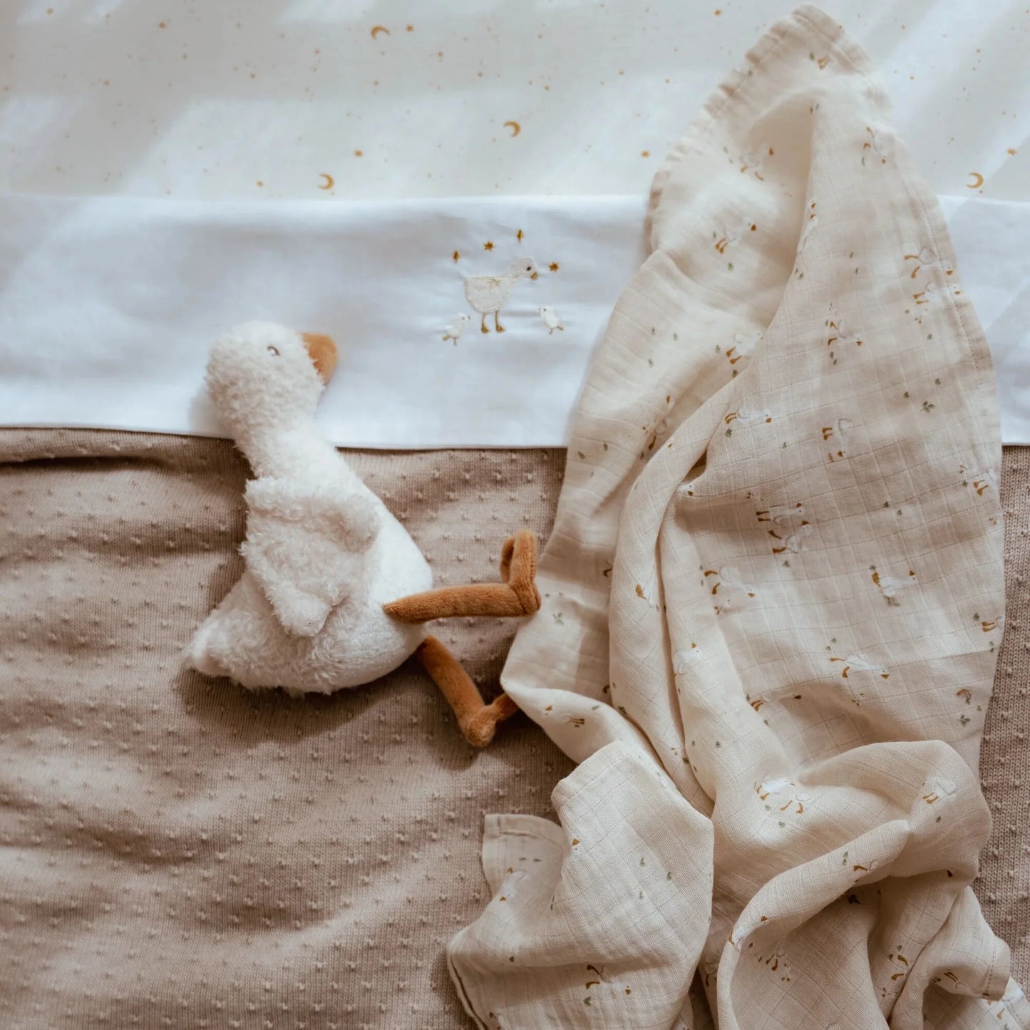 Little Dutch Swaddle 120×120 – Beige Little Goose (Newborn Naturals)
