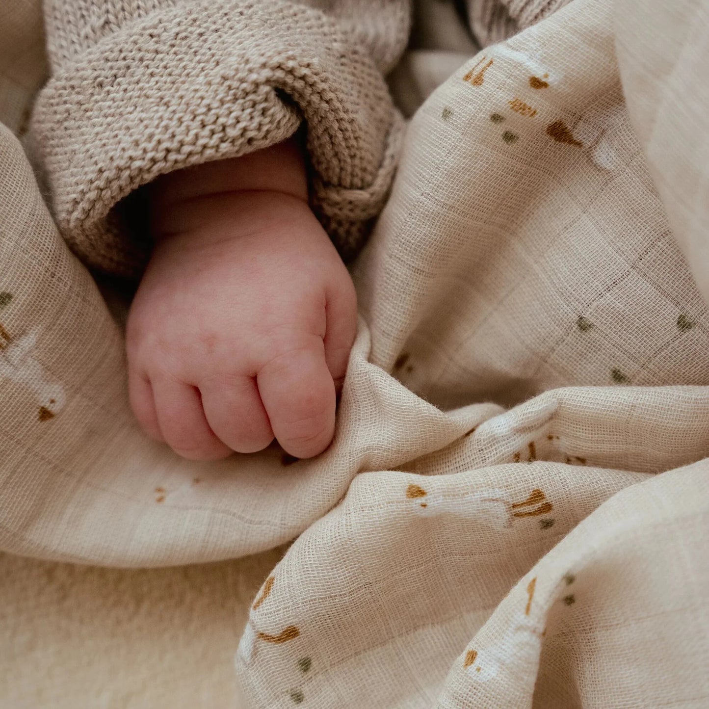 Little Dutch Swaddle 120×120 – Beige Little Goose (Newborn Naturals)