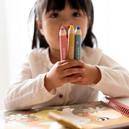 Little Dutch Coloring Book – Essentials Rosa