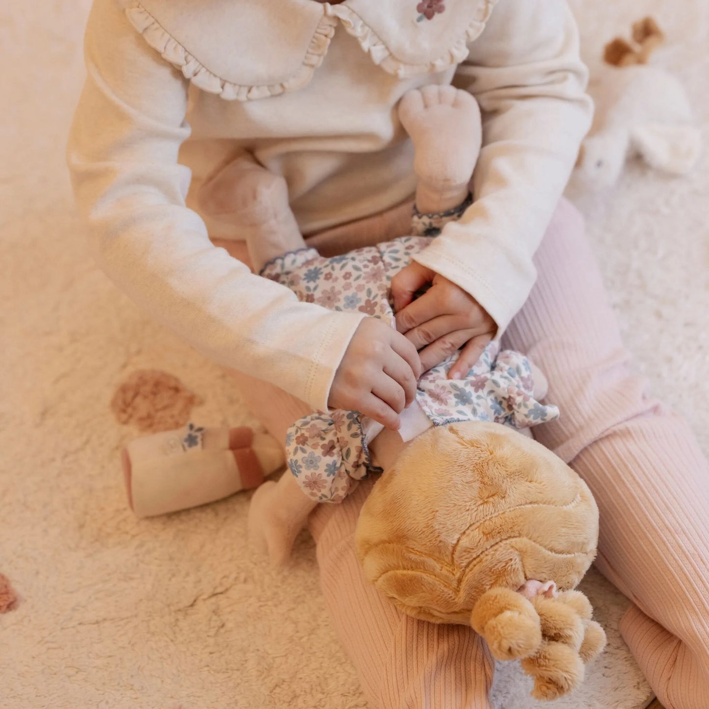 Little Dutch Bambola Morbida Julia 40 cm – Cuddle Baby Doll con Accessori IN ARRIVO