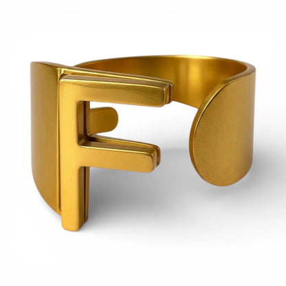 Anello Iniziale Personalizzato Oro – Lettere A–Z | Cassette Barcelona