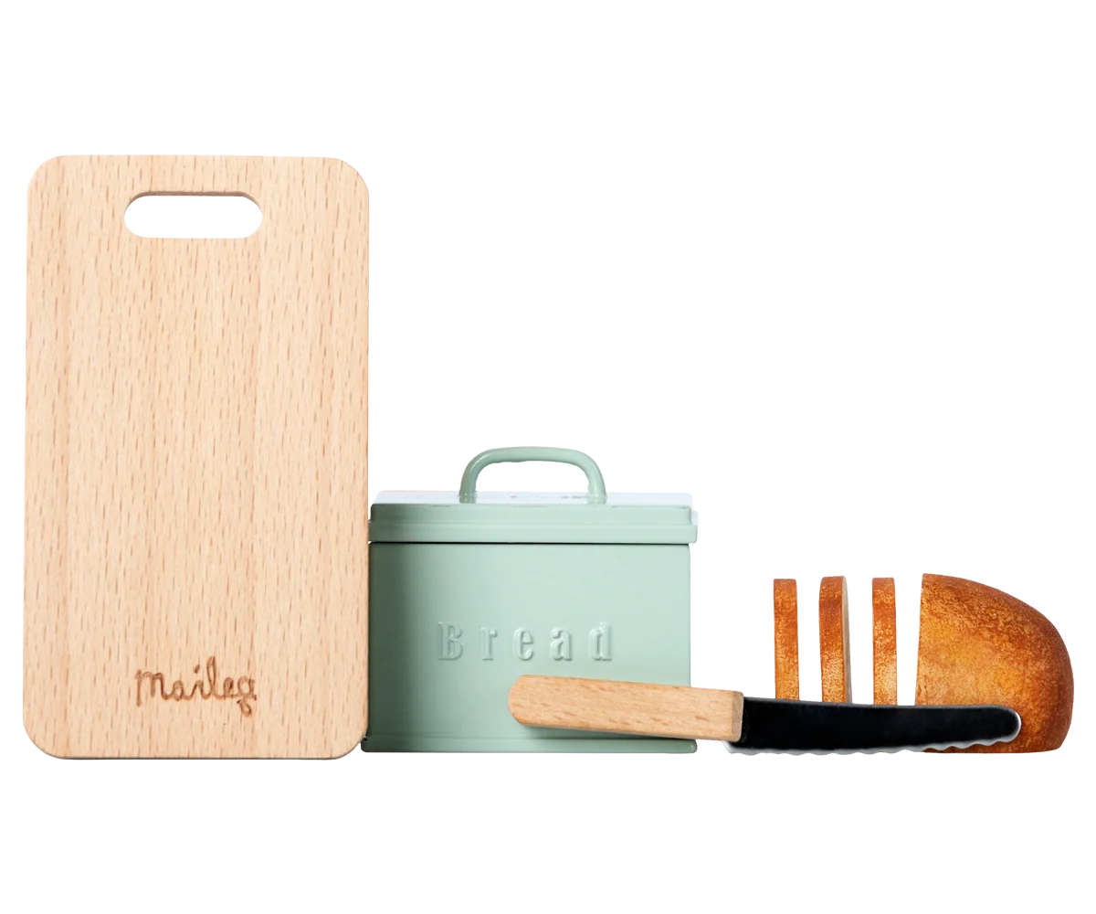 Maileg – Portapane in Miniatura con Tagliere, Pane e Coltello – Verde Menta