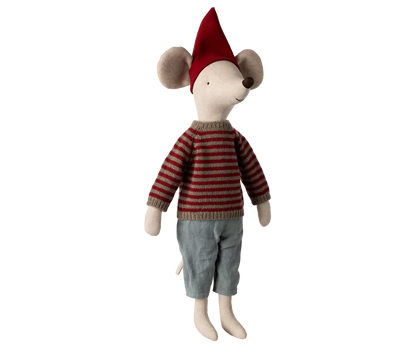 Maileg Topo di Natale Maxi 60 cm con maglione e cappello rosso su sfondo bianco