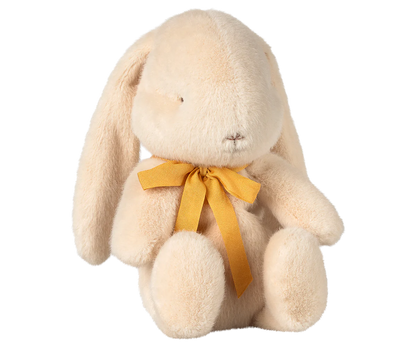 Coniglietto di peluche Maileg piccolo colore crema con fiocco al collo su sfondo bianco