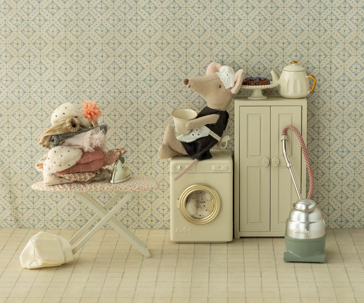 Maileg Topolina Cameriera - Apple Pie