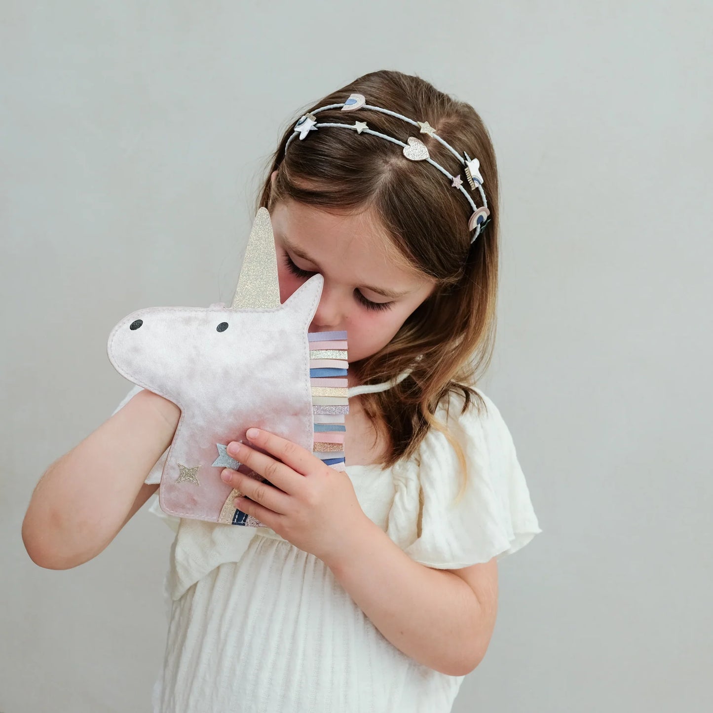 Mimi & Lula – Borsa unicorno in velluto con corno glitter e criniera arcobaleno