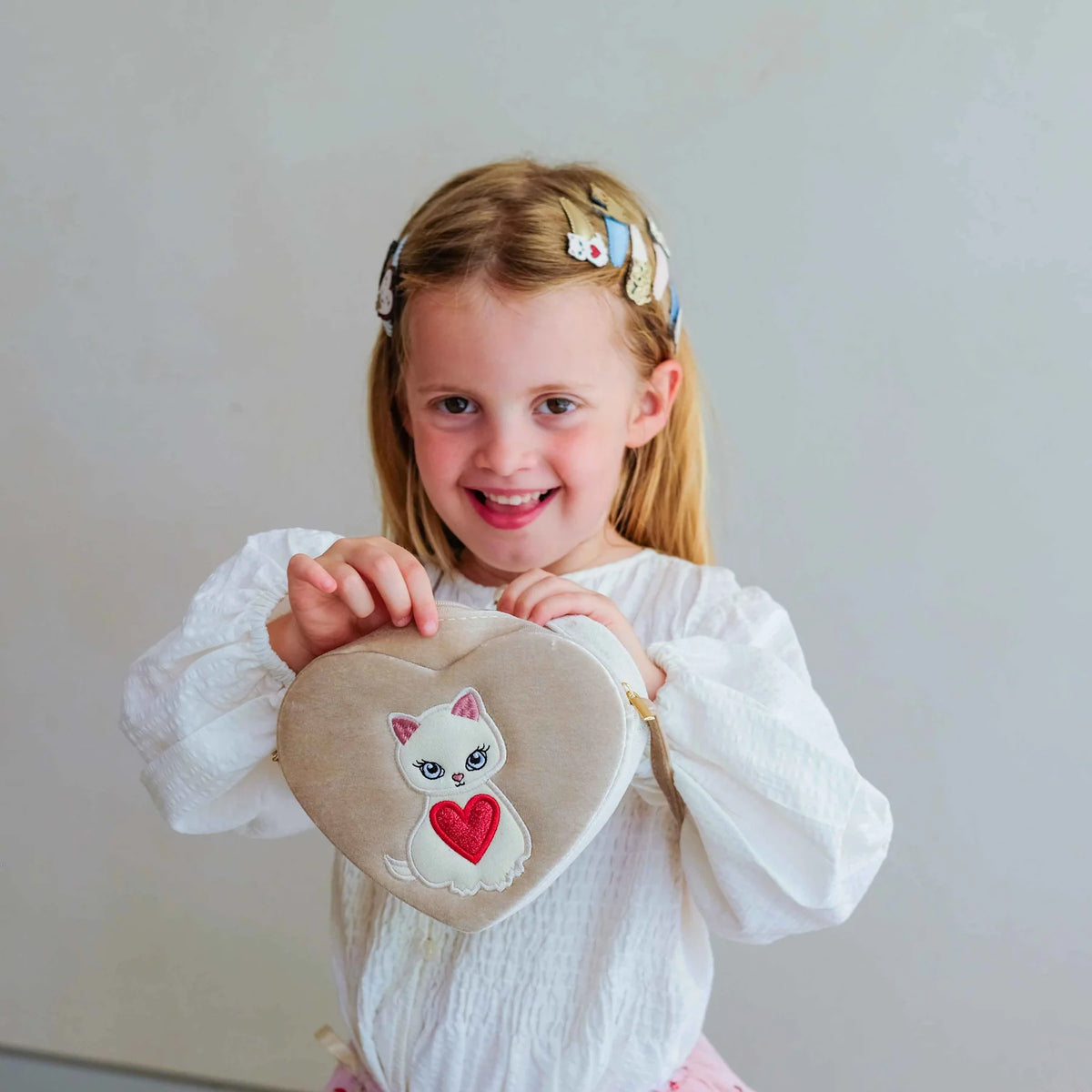 Bambina con borsetta a tracolla Mimi & Lula Kitty Heart