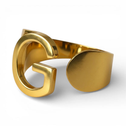 Anello Iniziale Personalizzato Oro – Lettere A–Z | Cassette Barcelona