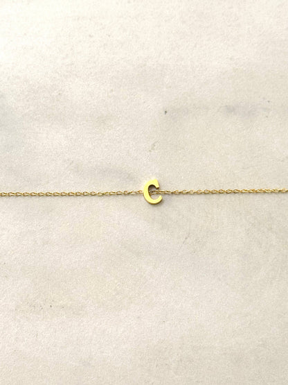 Cassette – Bracciale Minimal con Iniziale in Acciaio Inossidabile