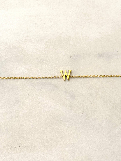 Cassette – Bracciale Minimal con Iniziale in Acciaio Inossidabile