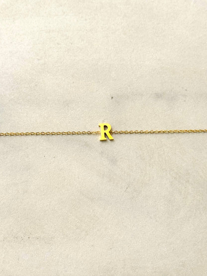 Cassette – Bracciale Minimal con Iniziale in Acciaio Inossidabile