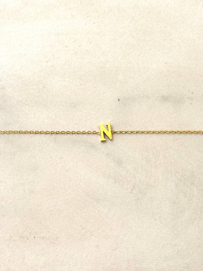 Cassette – Bracciale Minimal con Iniziale in Acciaio Inossidabile