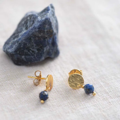 orecchini-mini-coin-lapislazzuli-flat-lay