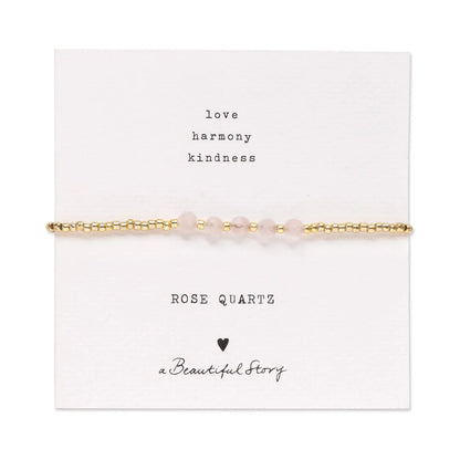 Braccialetto Essential in quarzo rosa su sfondo bianco