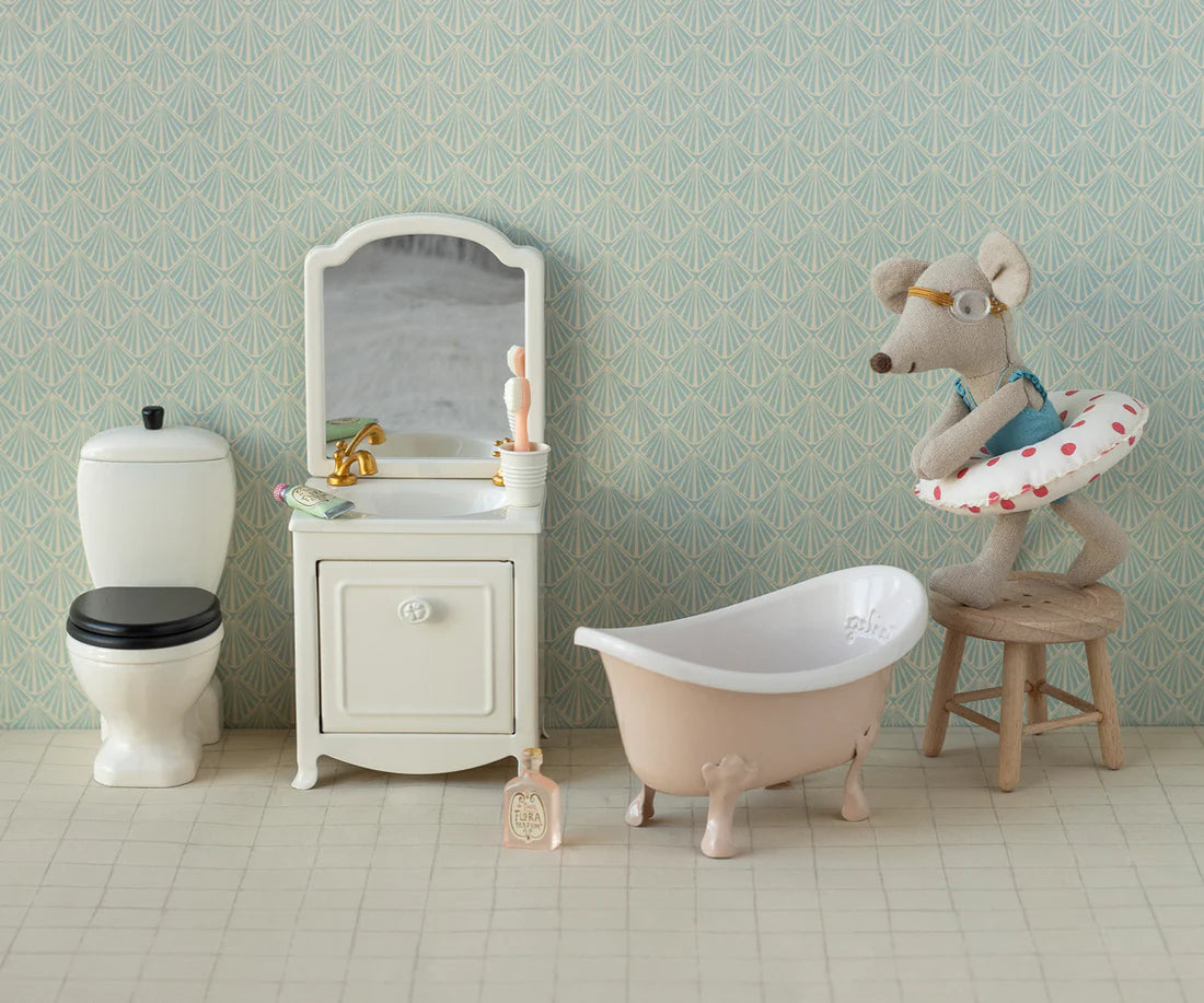Beach Mice, Topolina Little Sister ciambella a pois rossa
