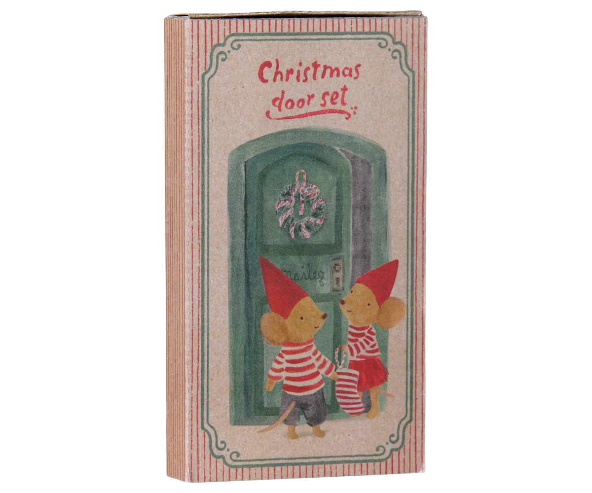 Set Porta Natalizio Maileg per Topolini – Porta, Ghirlanda e Accessori di Natale | Casa delle Bambole Maileg PRE-ORDINE