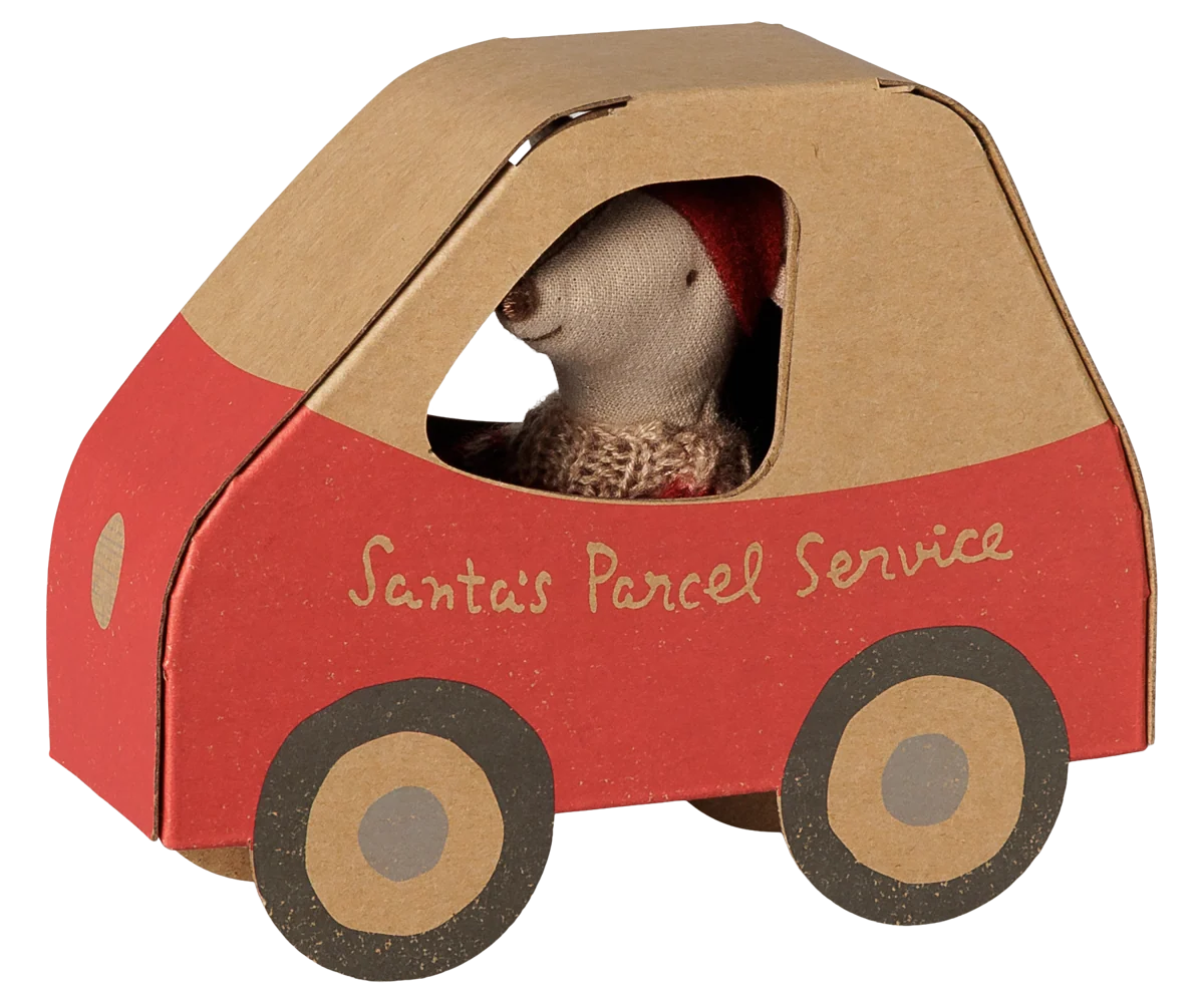Topina Natalizia Maileg Sorellina nella Scatola a Forma di Auto | Edizione Natale PRE-ORDINE