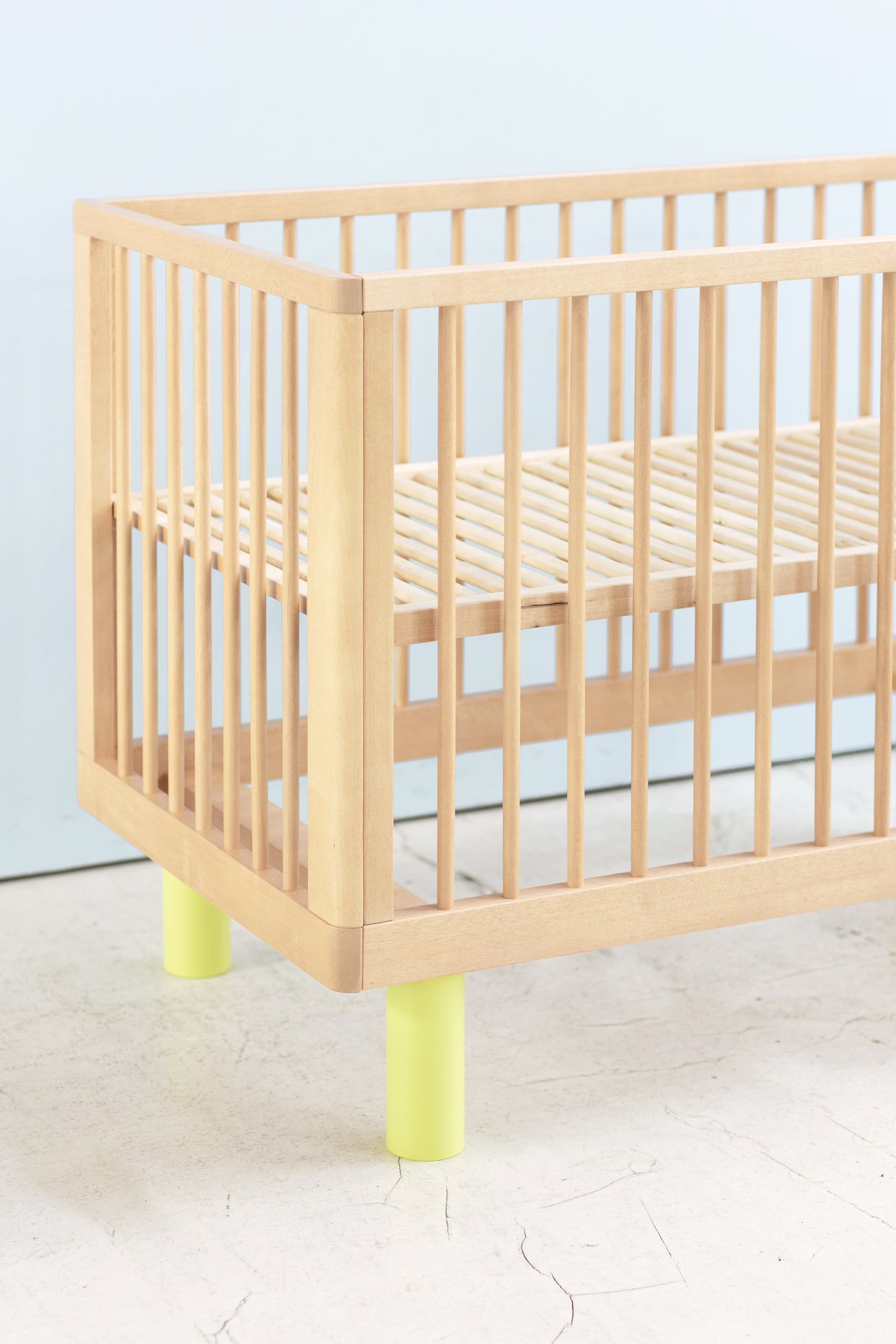 Lettino con le sbarre Nox Cot - Legno Naturale e Giallo - Apple Pie