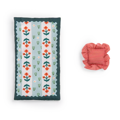 Moulin Roty – Letto in Legno con Biancheria – Collezione Les Minouchkas