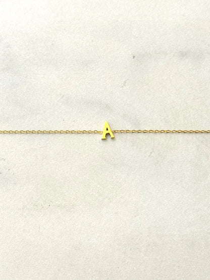Cassette – Bracciale Minimal con Iniziale in Acciaio Inossidabile