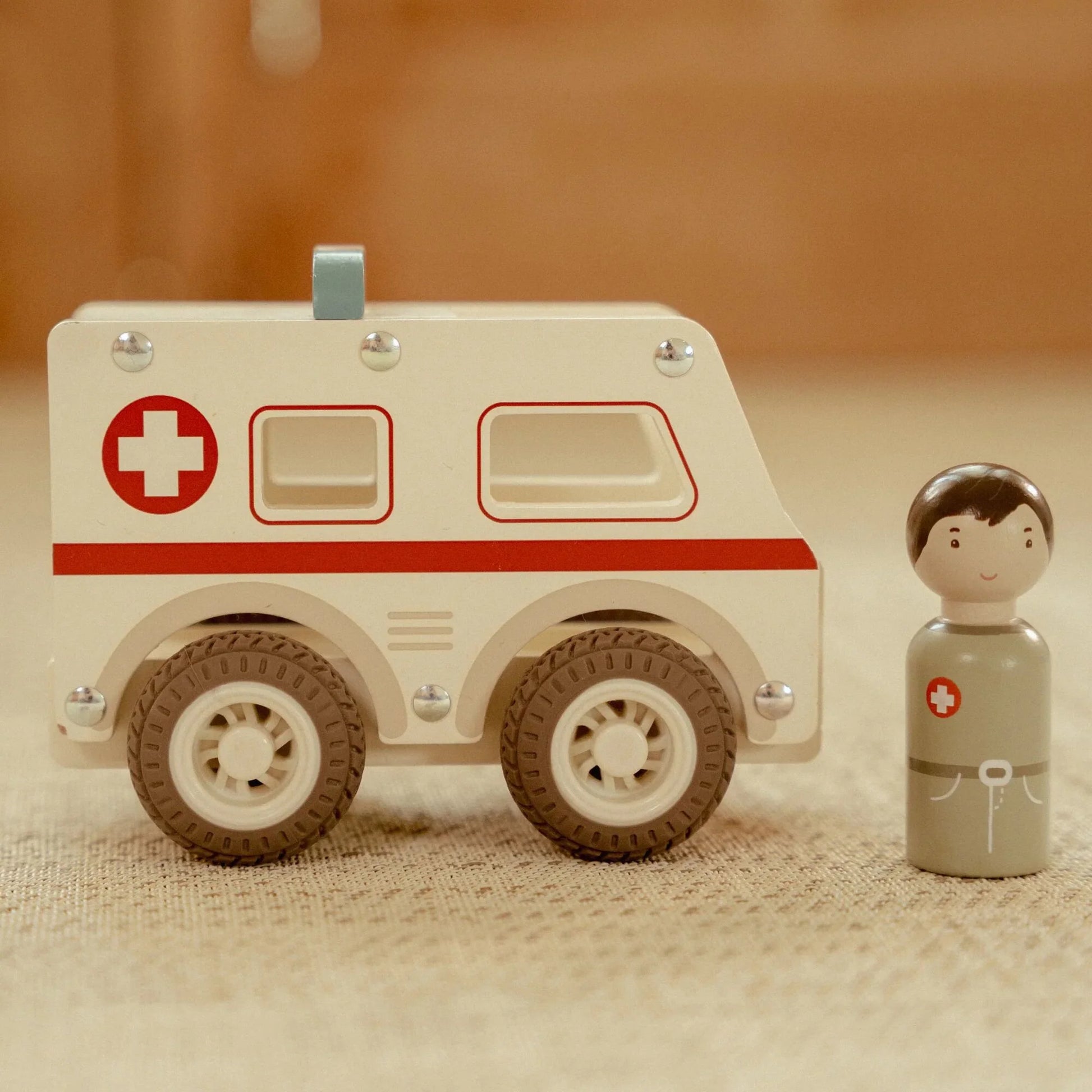 Giocattolo in legno Little Dutch ambulanza bianca per bambini LD2527