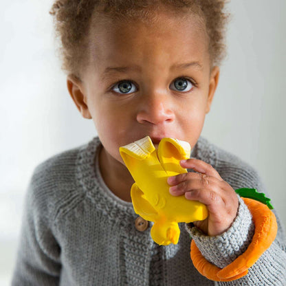 Oli&Carol – Ana Banana Baby Teether in gomma naturale