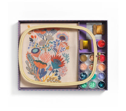 Djeco Atelier 58 – Kit Ricamo con Perline