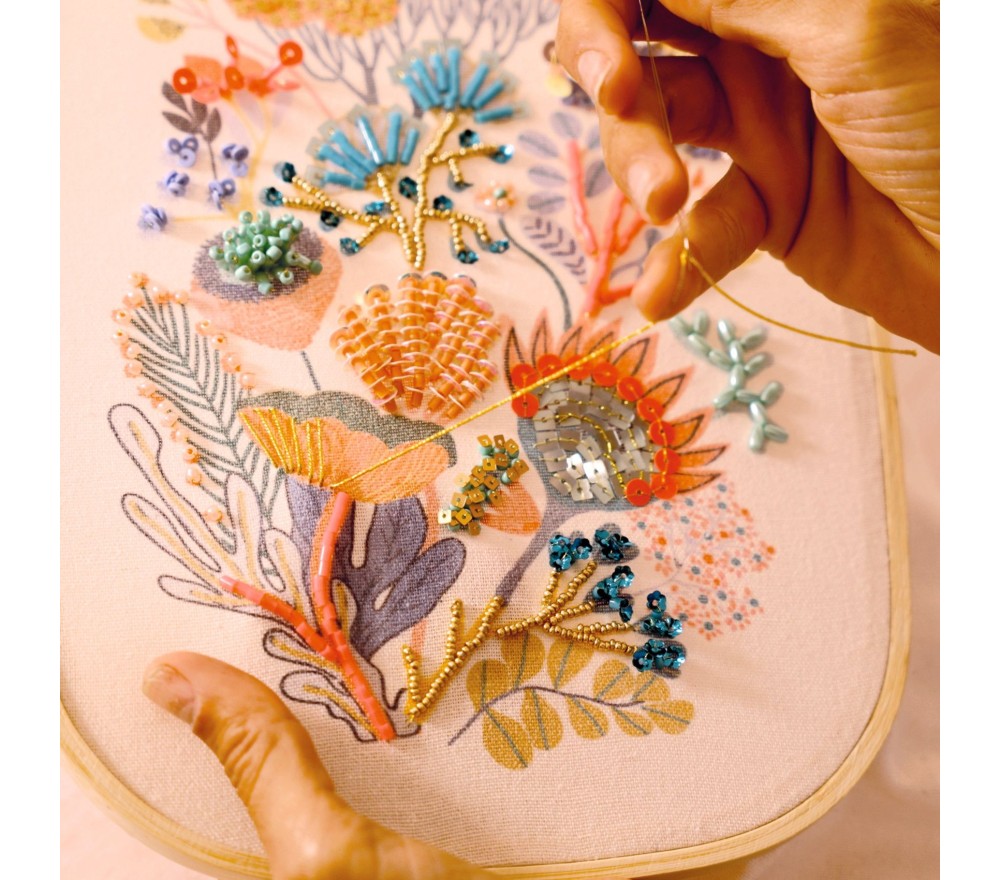 Djeco Atelier 58 – Kit Ricamo con Perline