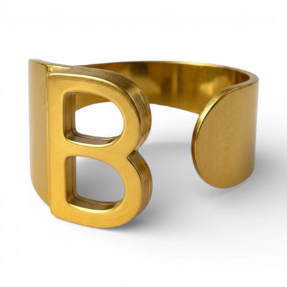 Anello Iniziale Personalizzato Oro – Lettere A–Z | Cassette Barcelona