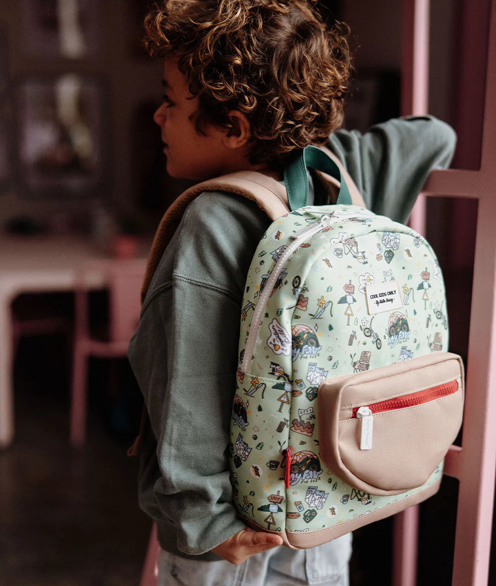 Bambino con zaino Hello Hossy Mountain Ride, perfetto per scuola e asilo